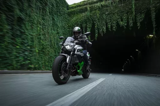 kawasaki-nov23-doublehybridoffer-gallery6.jpg