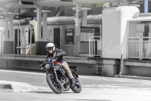 kawasaki-sep25-26ym-cruisers-colours-gallery6.jpg