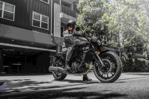 kawasaki-sep25-26ym-cruisers-colours-gallery14.jpg