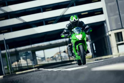 kawasaki-sep26-125pair-newliveries-gallery1.jpg