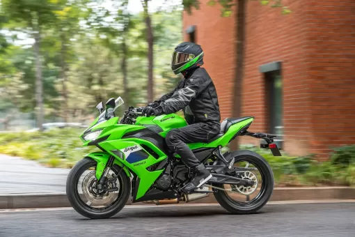 kawasaki-sep26-ninja650updates27-gallery7.jpg